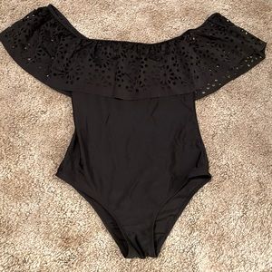 NWOT Off the shoulder swimsuit